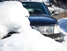 澳大利亚现南北极端天气：北部酷热难耐，南部降雪来袭